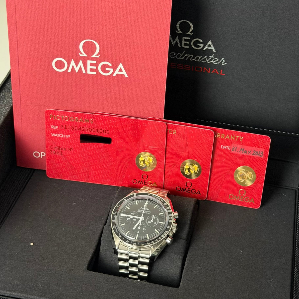 Omega Sapphire Moonwatch 310.30.42.50.01.002