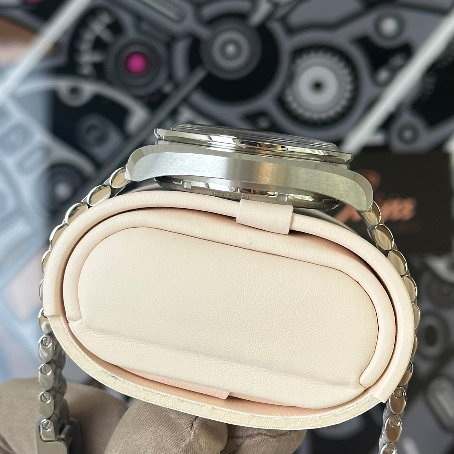 NEW Omega Speedmaster Moonphase Meteorite 304.30.43.52.06.001