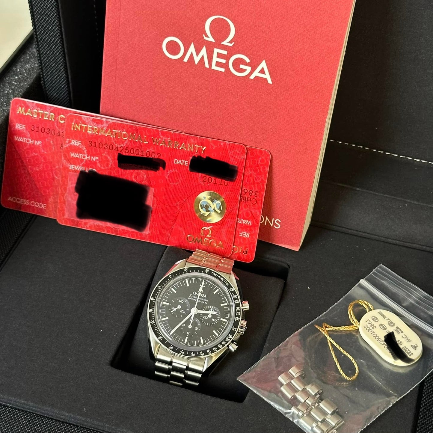 Omega Moonwatch Speedmaster Sapphire 310.30.42.50.01.002