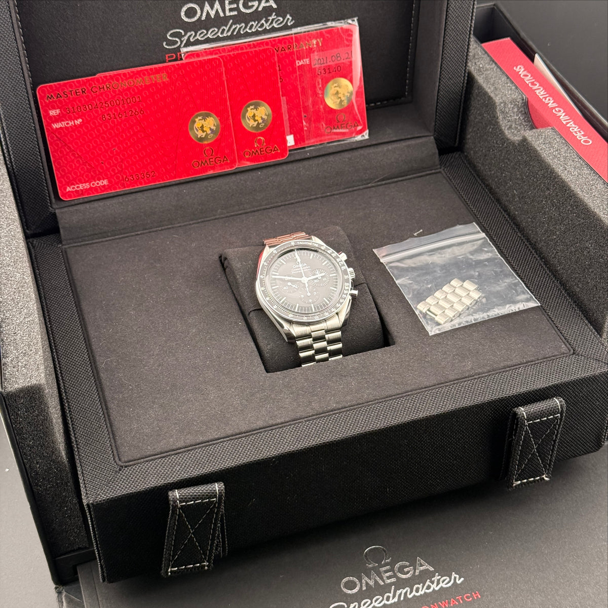 Omega Speedmaster Professional Moonwatch Hesalite 310.30.42.50.01.001