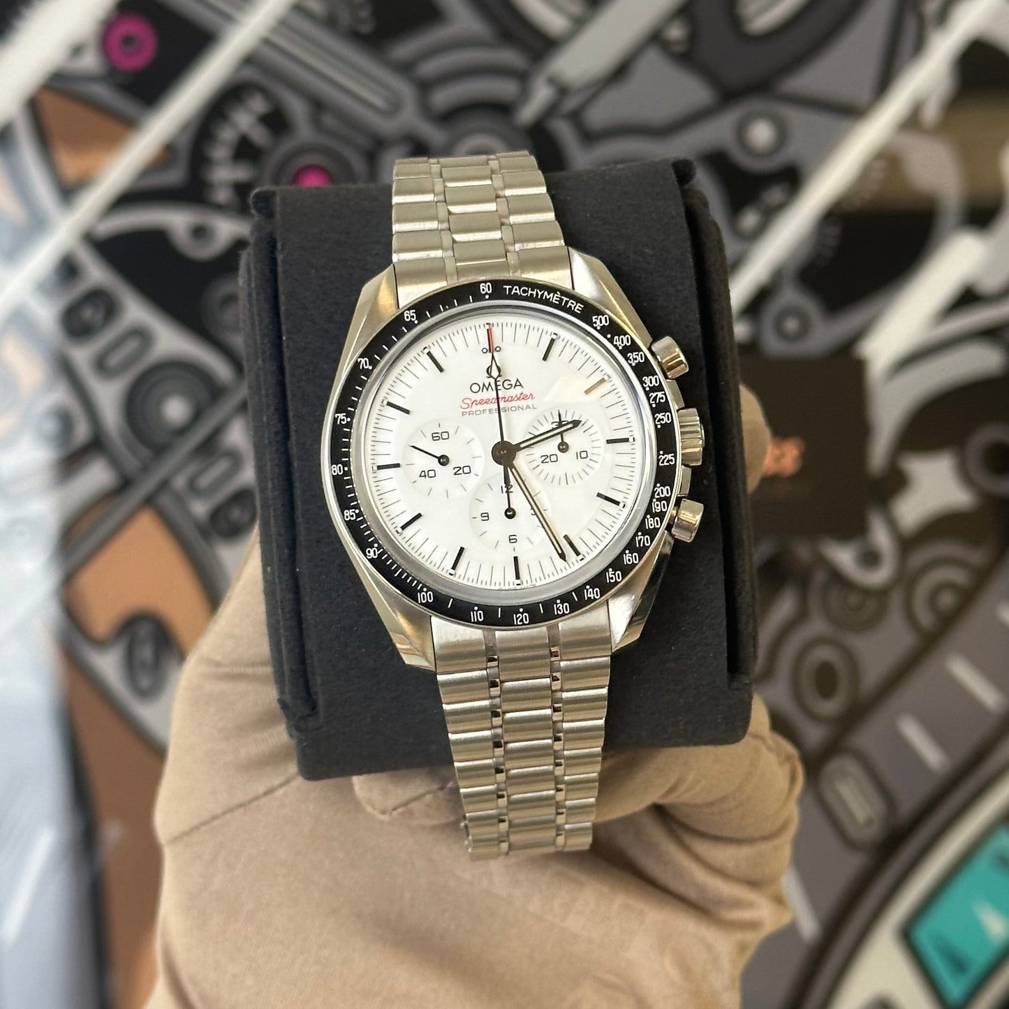 Omega Speedmaster Moonwatch White Dial 310.30.42.50.04.001