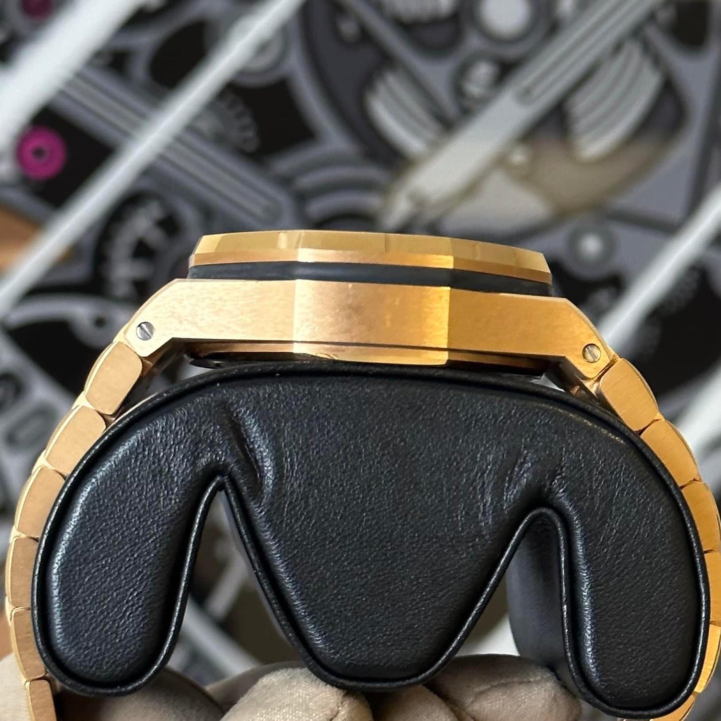 Audemars Piguet Royal Oak Offshore "Brick"
Rose Gold
