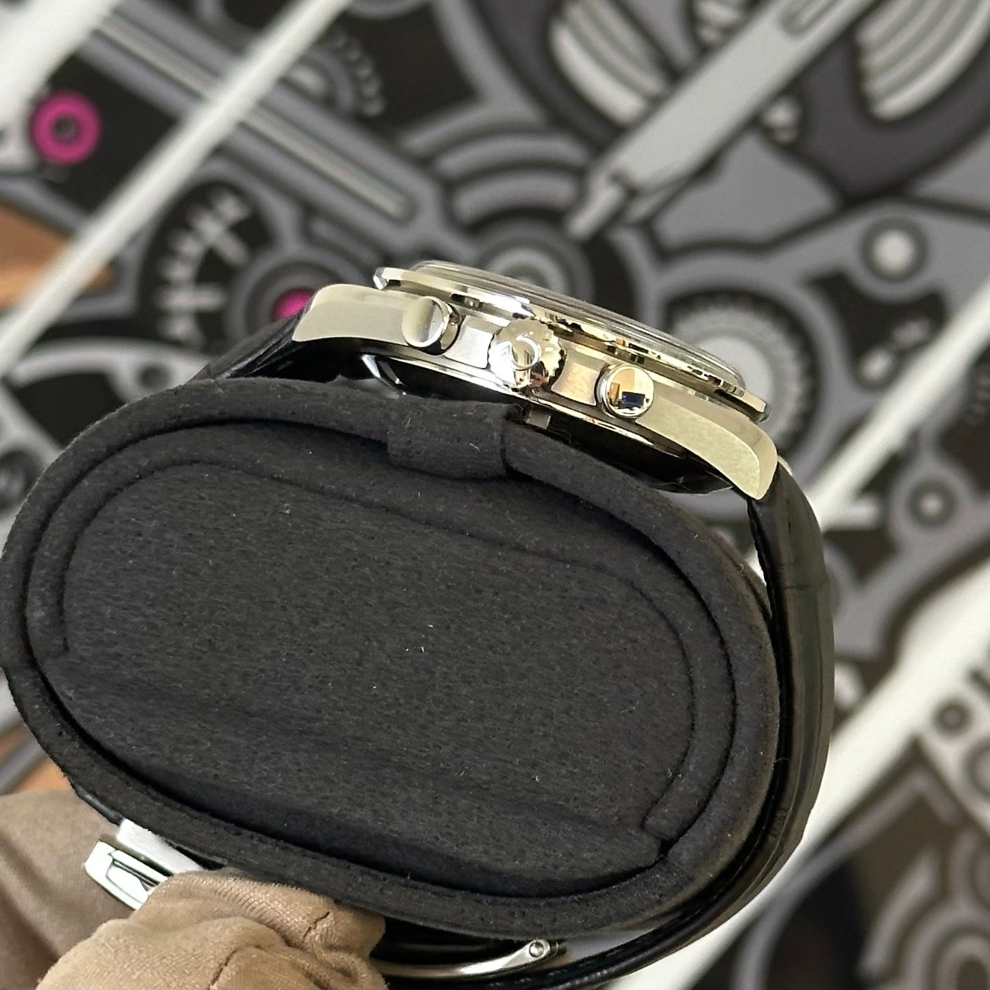 Omega Speedmaster Sapphire Both Straps 310.30.42.50.01.002