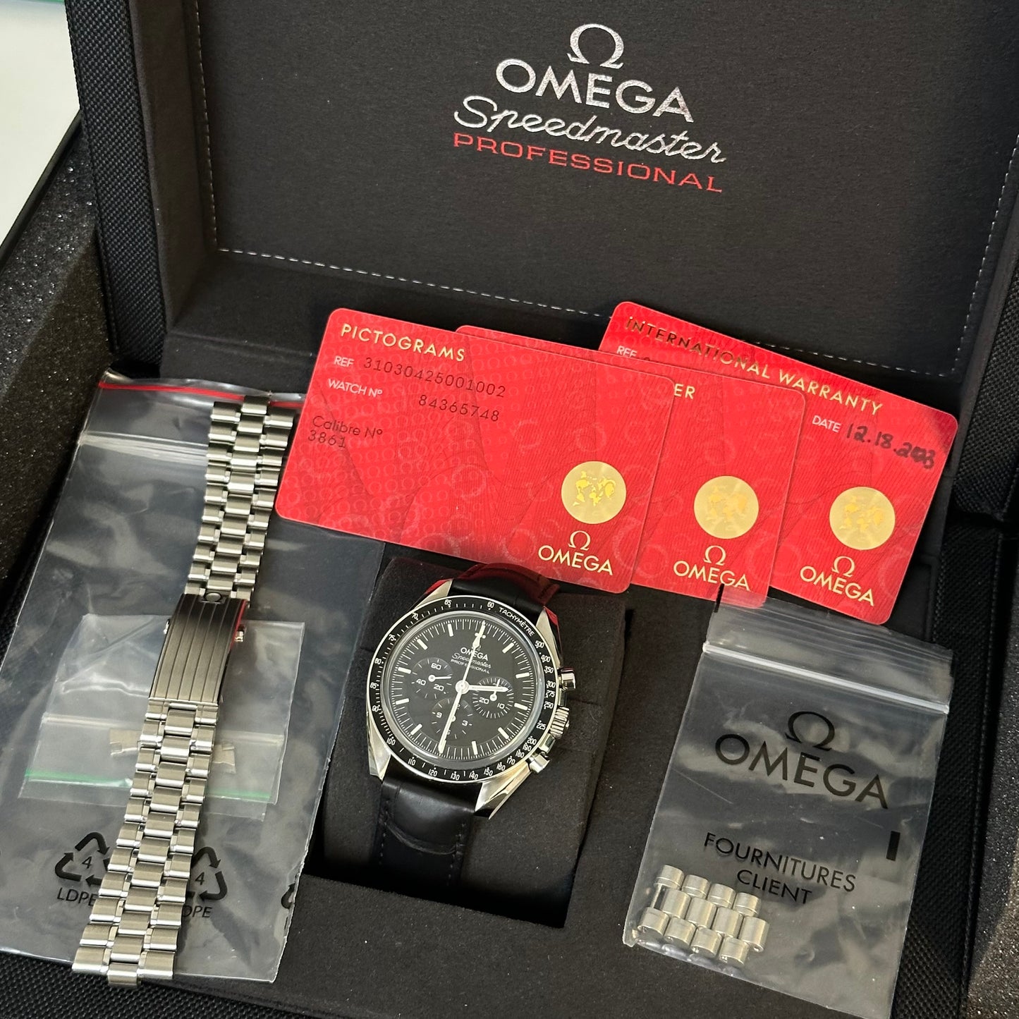 Omega Speedmaster Sapphire Both Straps 310.30.42.50.01.002