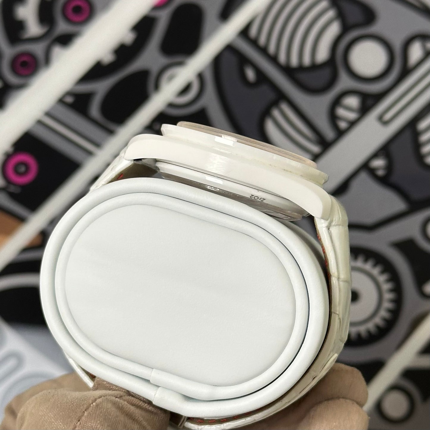 Omega Speedmaster White Side of the Moon 311.93.44.51.04.002
