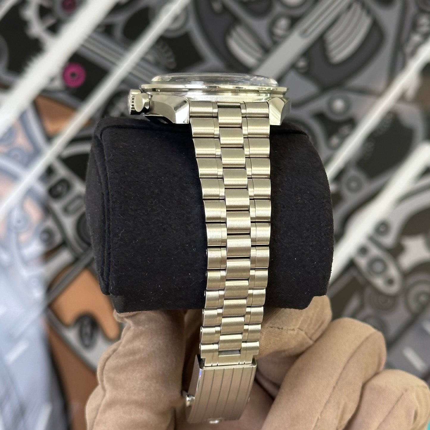 Omega Speedmaster Moonwatch Hesalite 310.30.42.50.01.001