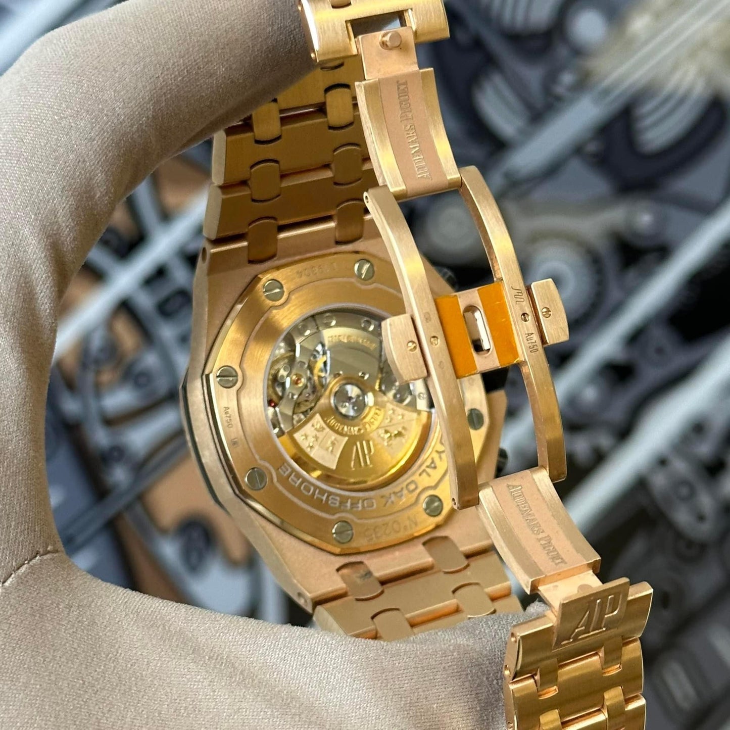 Audemars Piguet Royal Oak Offshore "Brick"
Rose Gold