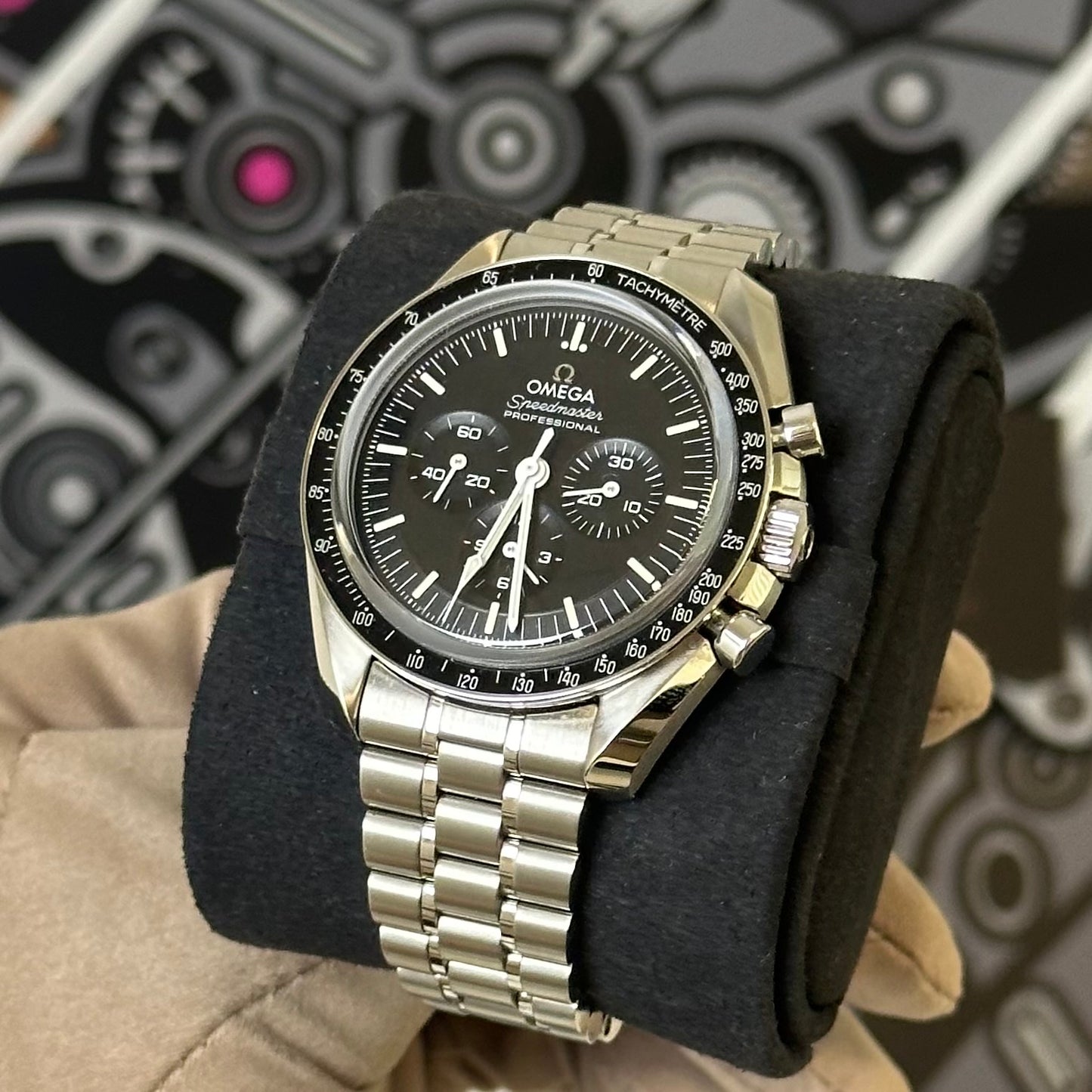 Omega Moonwatch Speedmaster Sapphire 310.30.42.50.01.002