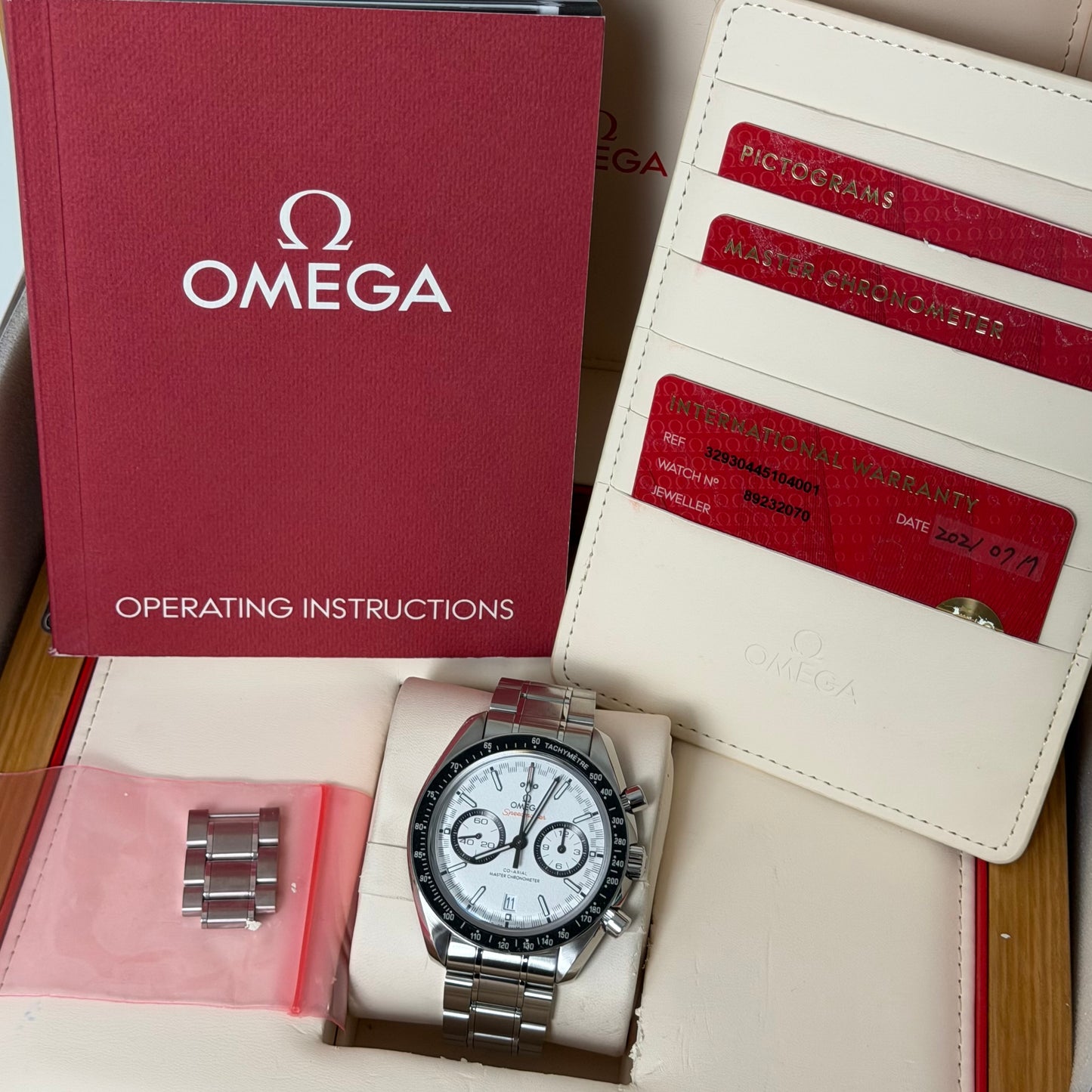 Omega Speedmaster Racing Panda 329.30.44.51.04.001