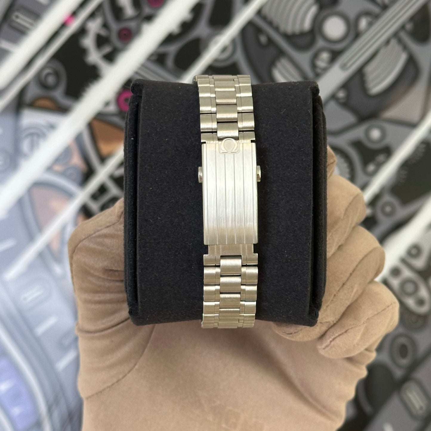 Omega Speedmaster Moonwatch Hesalite 310.30.42.50.01.001