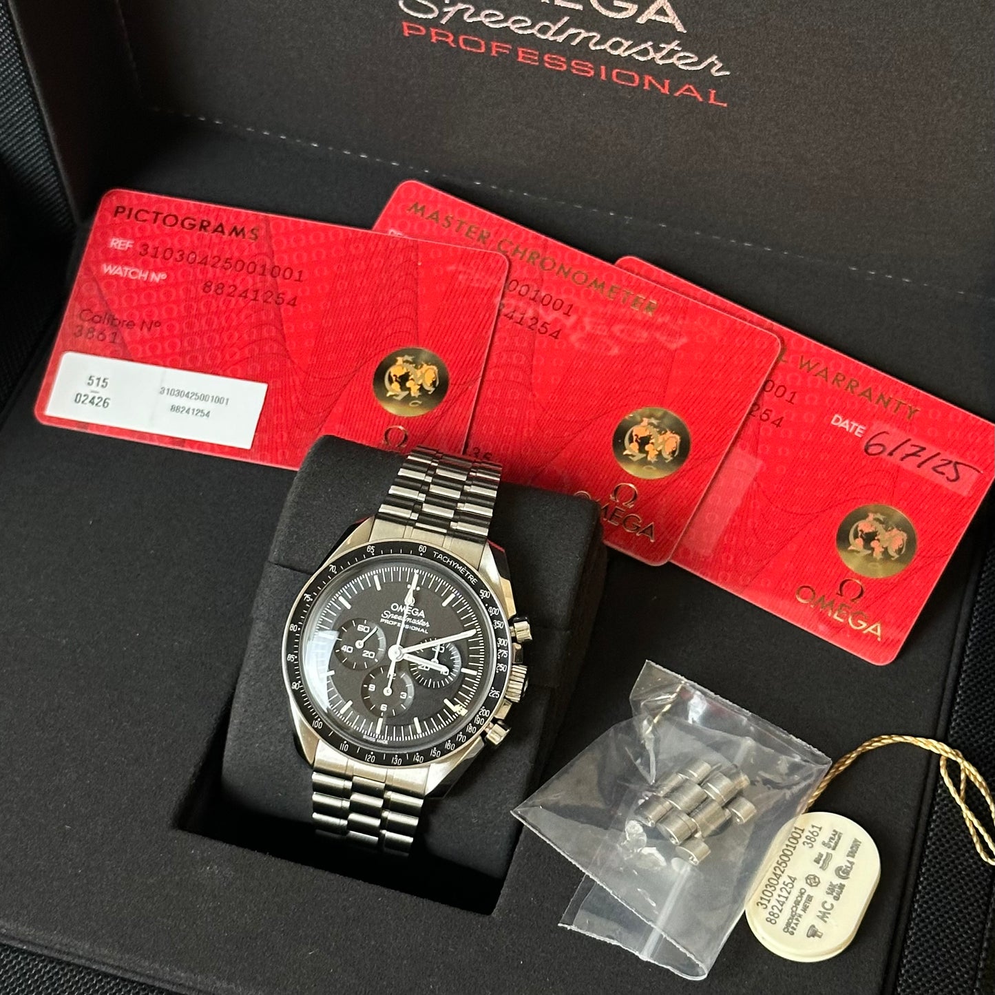 Omega Moonwatch Speedmaster Hesalite 310.30.42.50.01.001