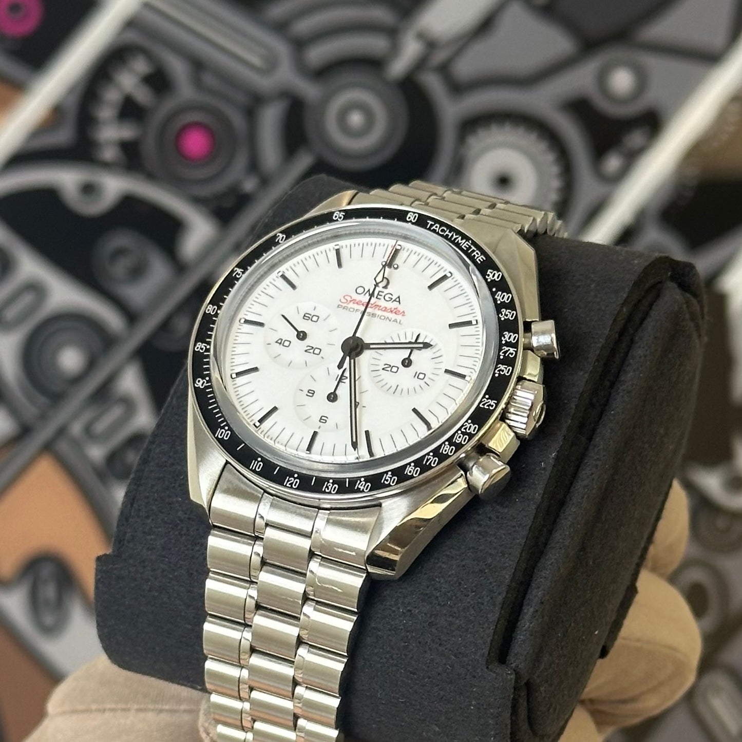 Omega Speedmaster Moonwatch White Dial 310.30.42.50.04.001