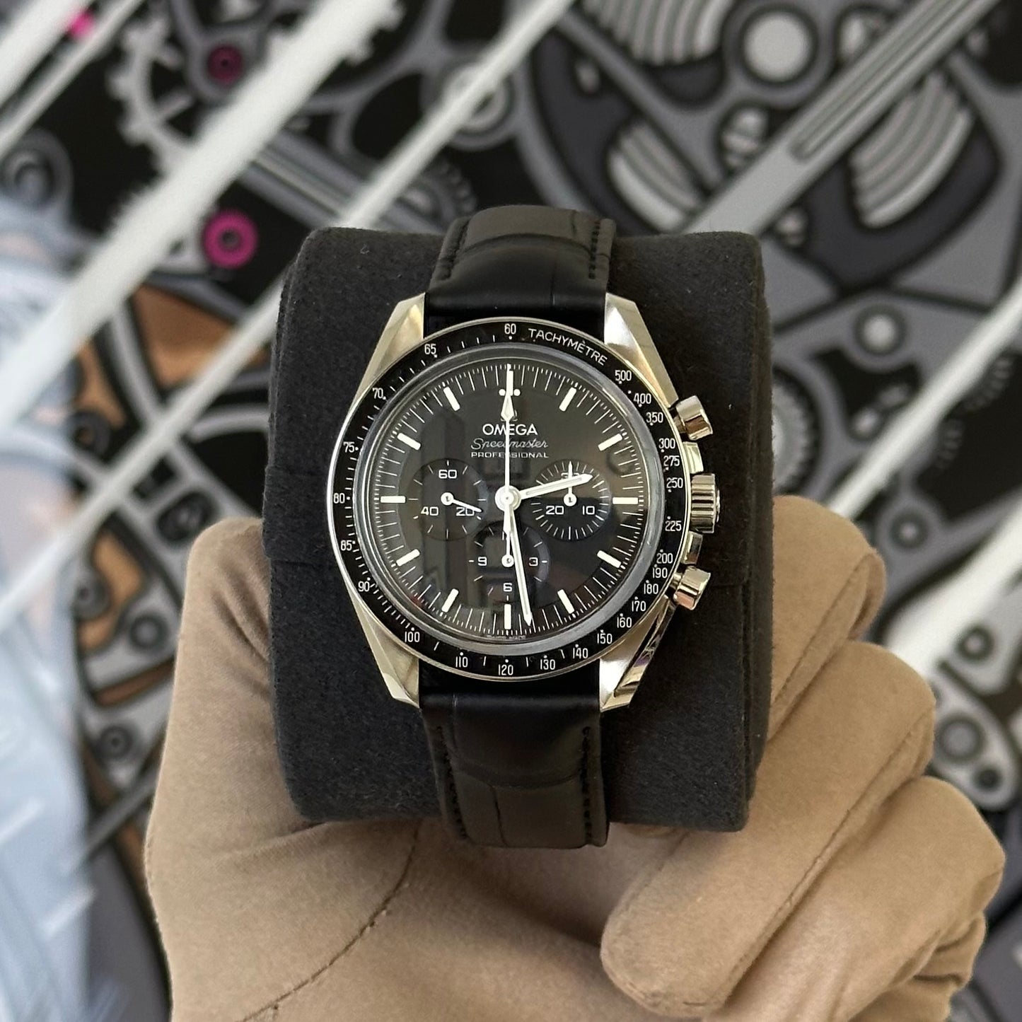 Omega Speedmaster Sapphire Both Straps 310.30.42.50.01.002