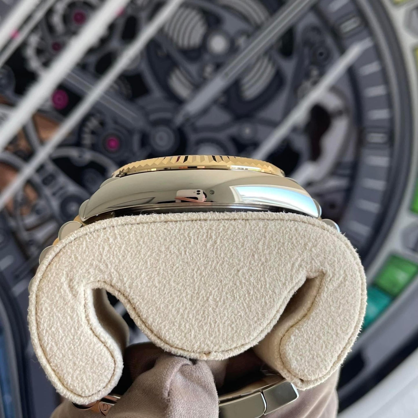 Rolex Sky-Dweller
Champagne dial