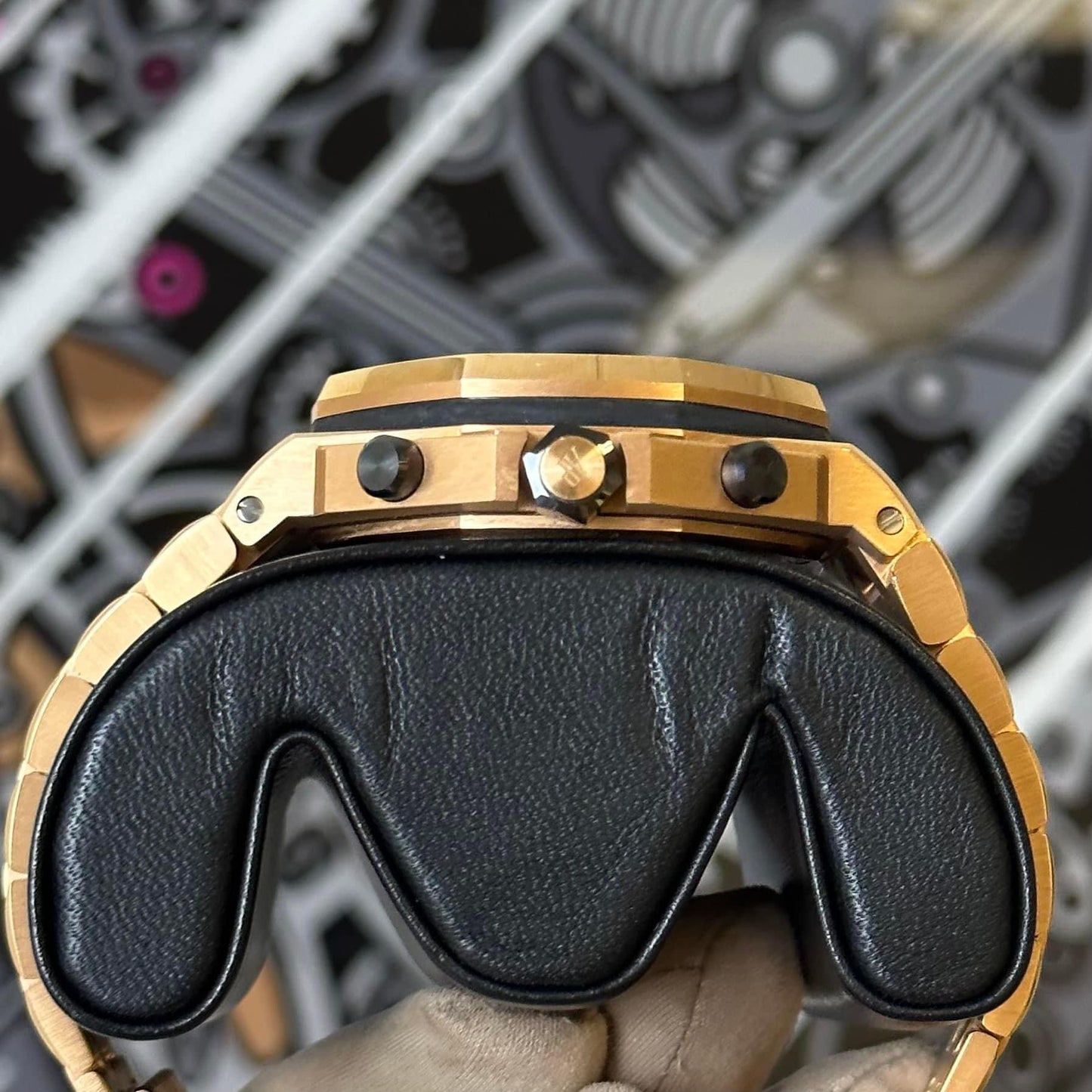 Audemars Piguet Royal Oak Offshore "Brick"
Rose Gold
