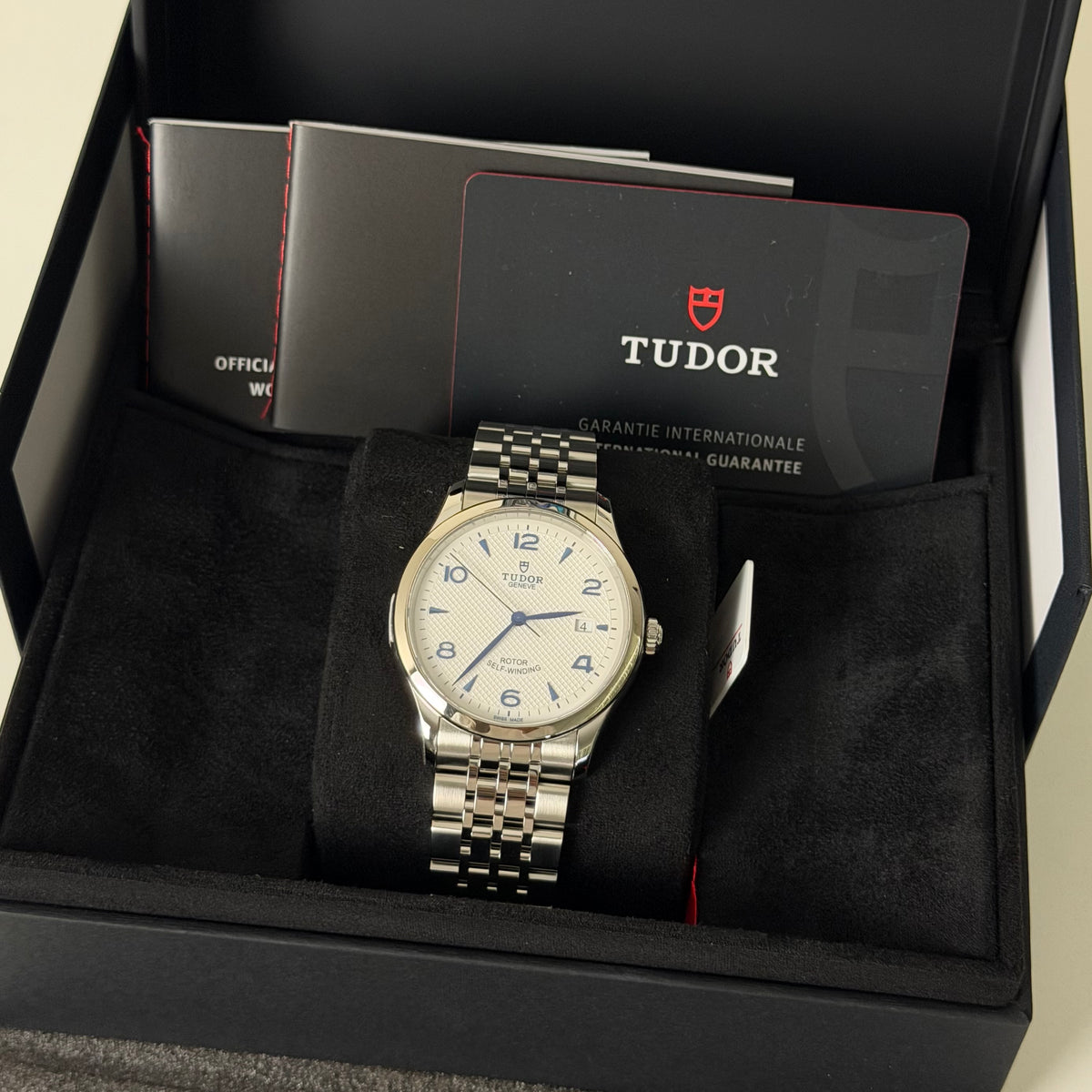 NEW Tudor 1926 White Blue 91550