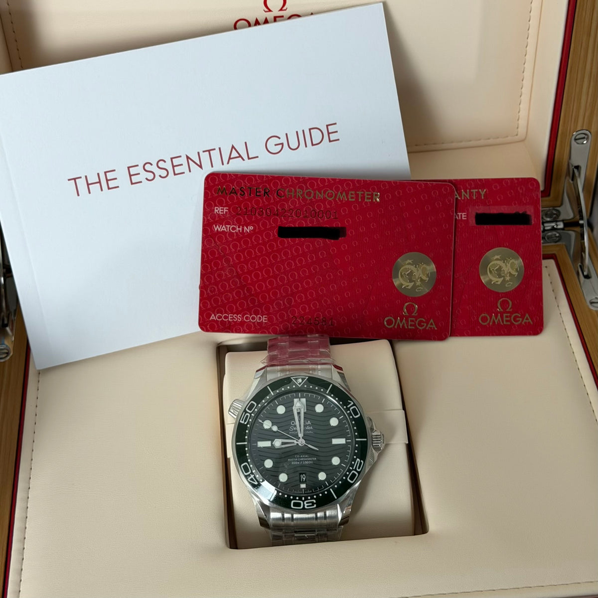 NEW Omega Seamaster Green 210.30.42.20.10.001