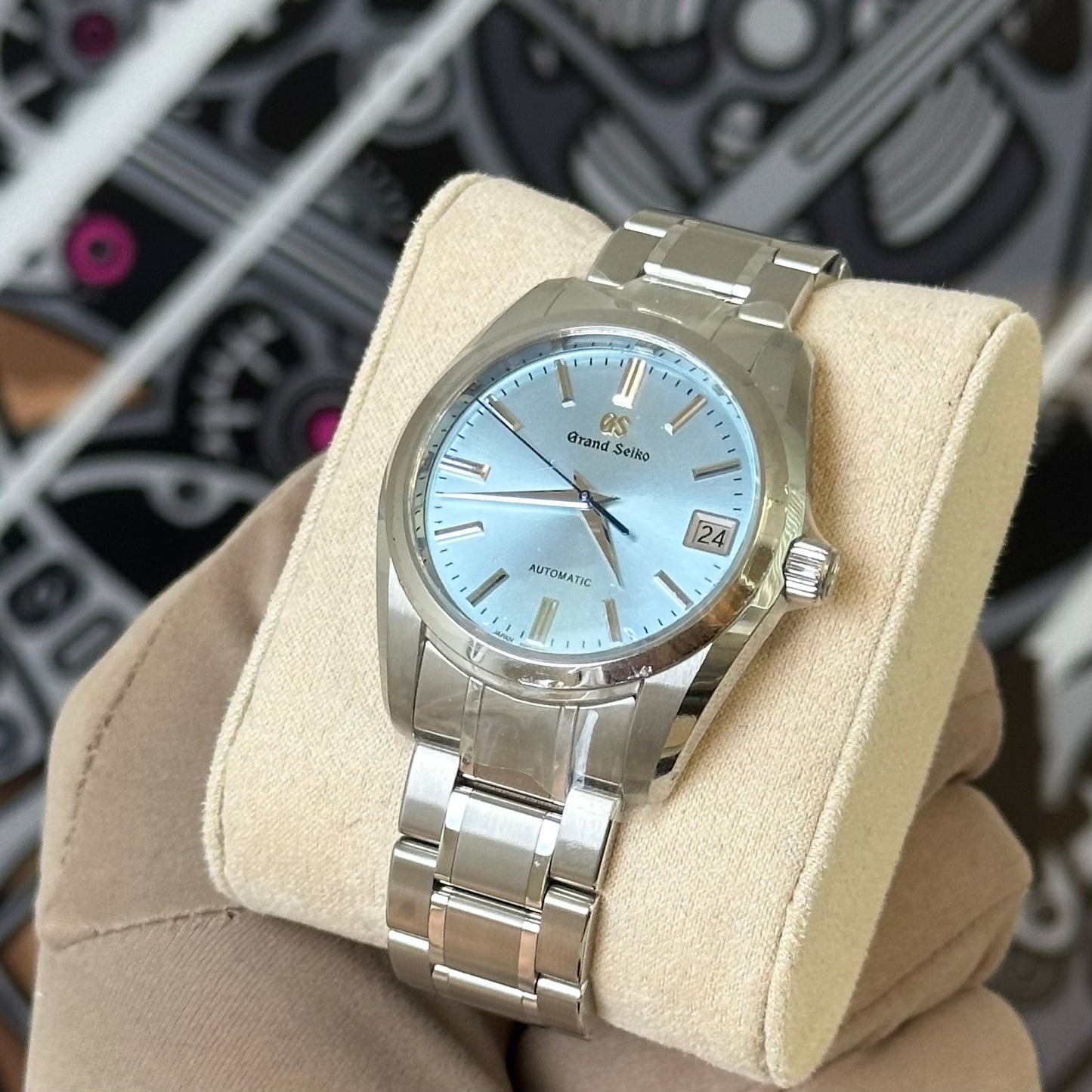 NEW Grand Seiko Heritage Collection 25th Anniversary SBGR325