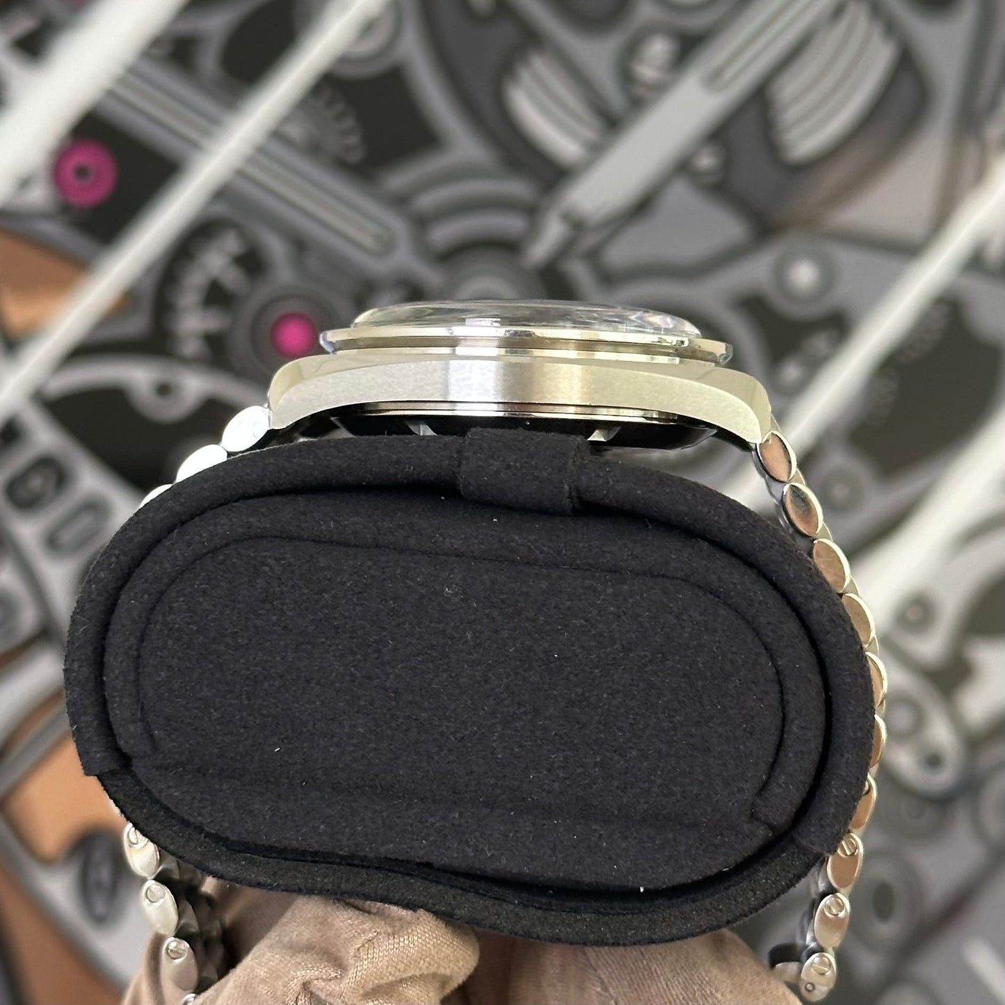 Omega Speedmaster Moonwatch Hesalite 310.30.42.50.01.001