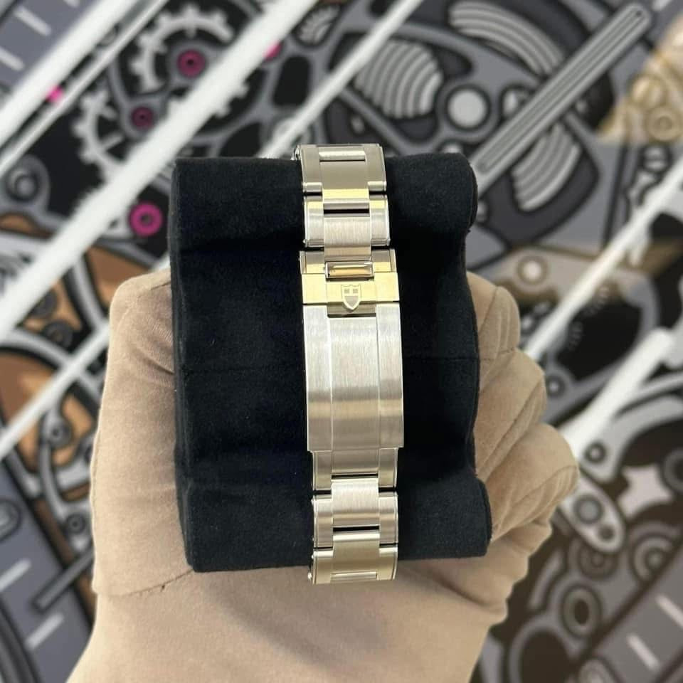 NEW Tudor Black Bay Pro 79470