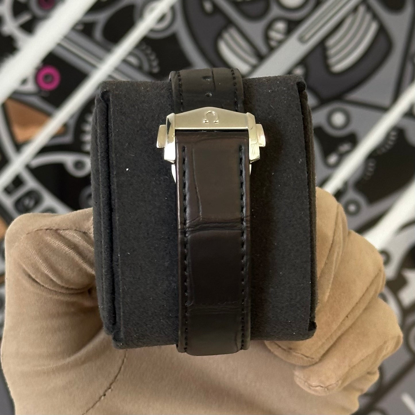 Omega Speedmaster Sapphire Both Straps 310.30.42.50.01.002