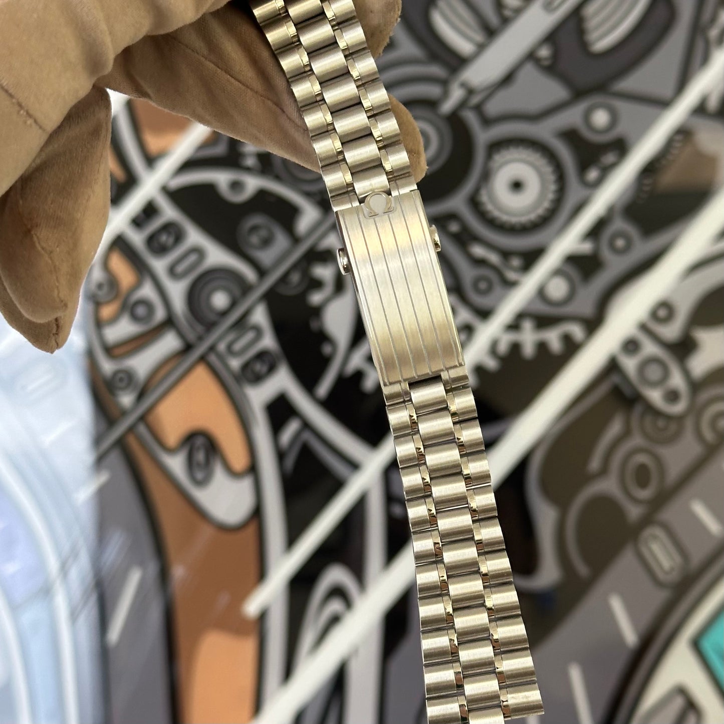 Omega Speedmaster Sapphire Both Straps 310.30.42.50.01.002