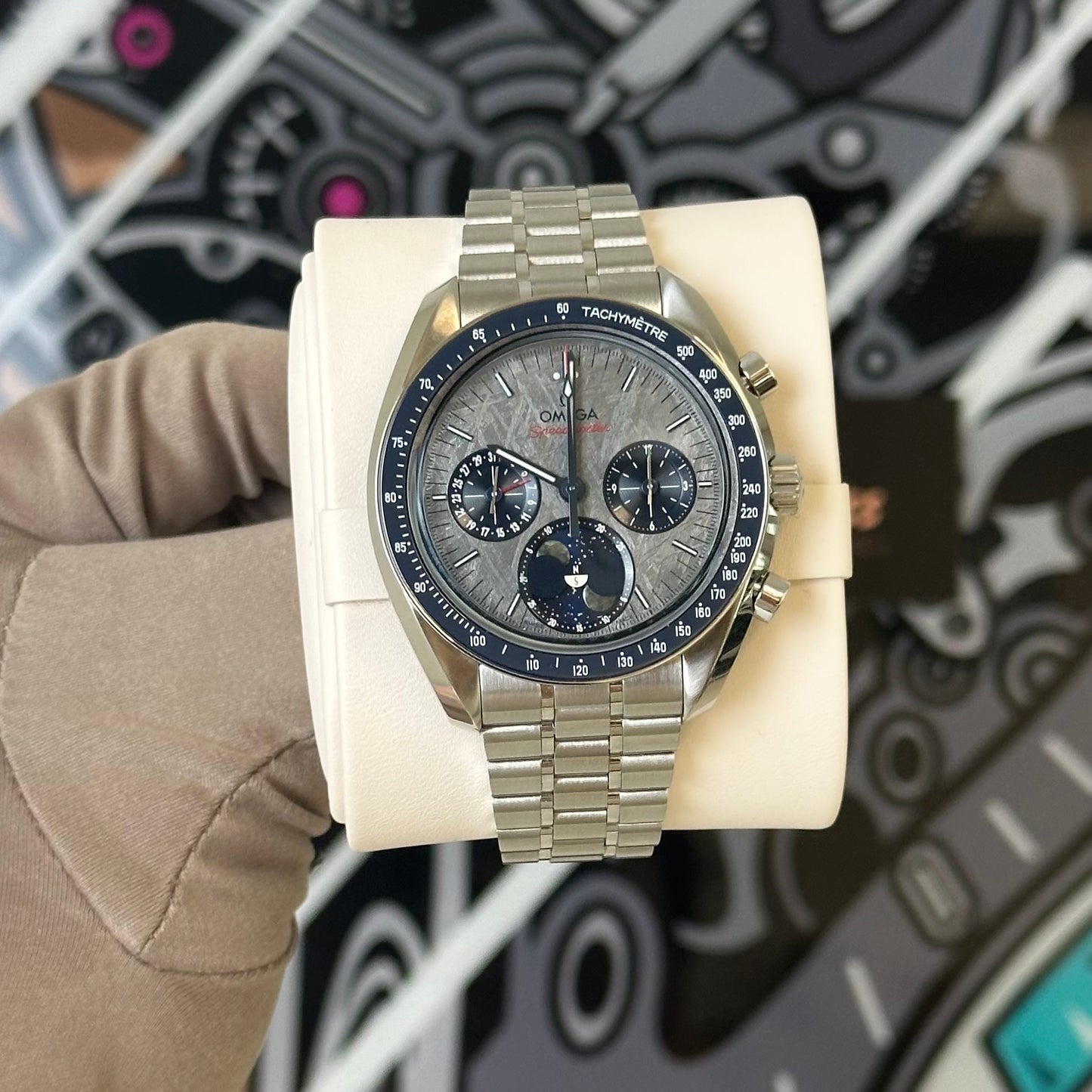 NEW Omega Speedmaster Moonphase Meteorite 304.30.43.52.06.001