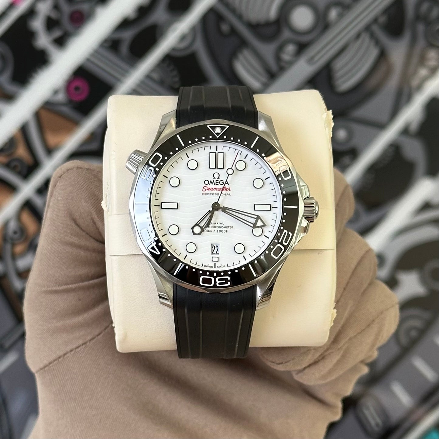 Omega Seamaster Professional White 210.32.42.20.04.001