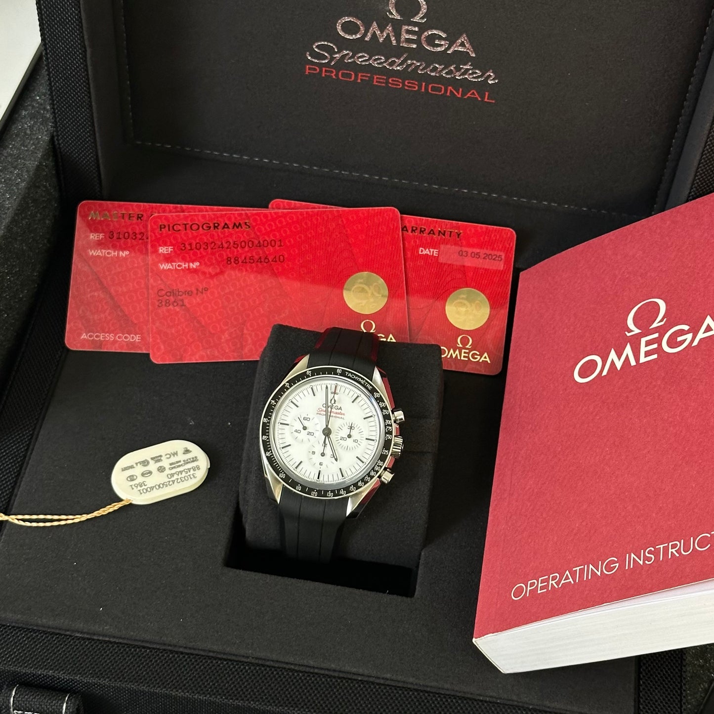 Omega Speedmaster Moonwatch White Dial 310.32.42.50.04.002