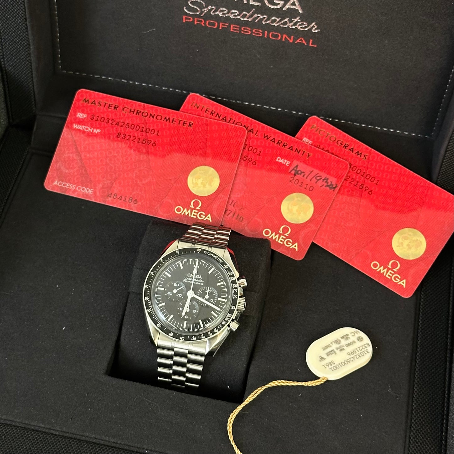 Omega Speedmaster Moonwatch Hesalite 310.30.42.50.01.001