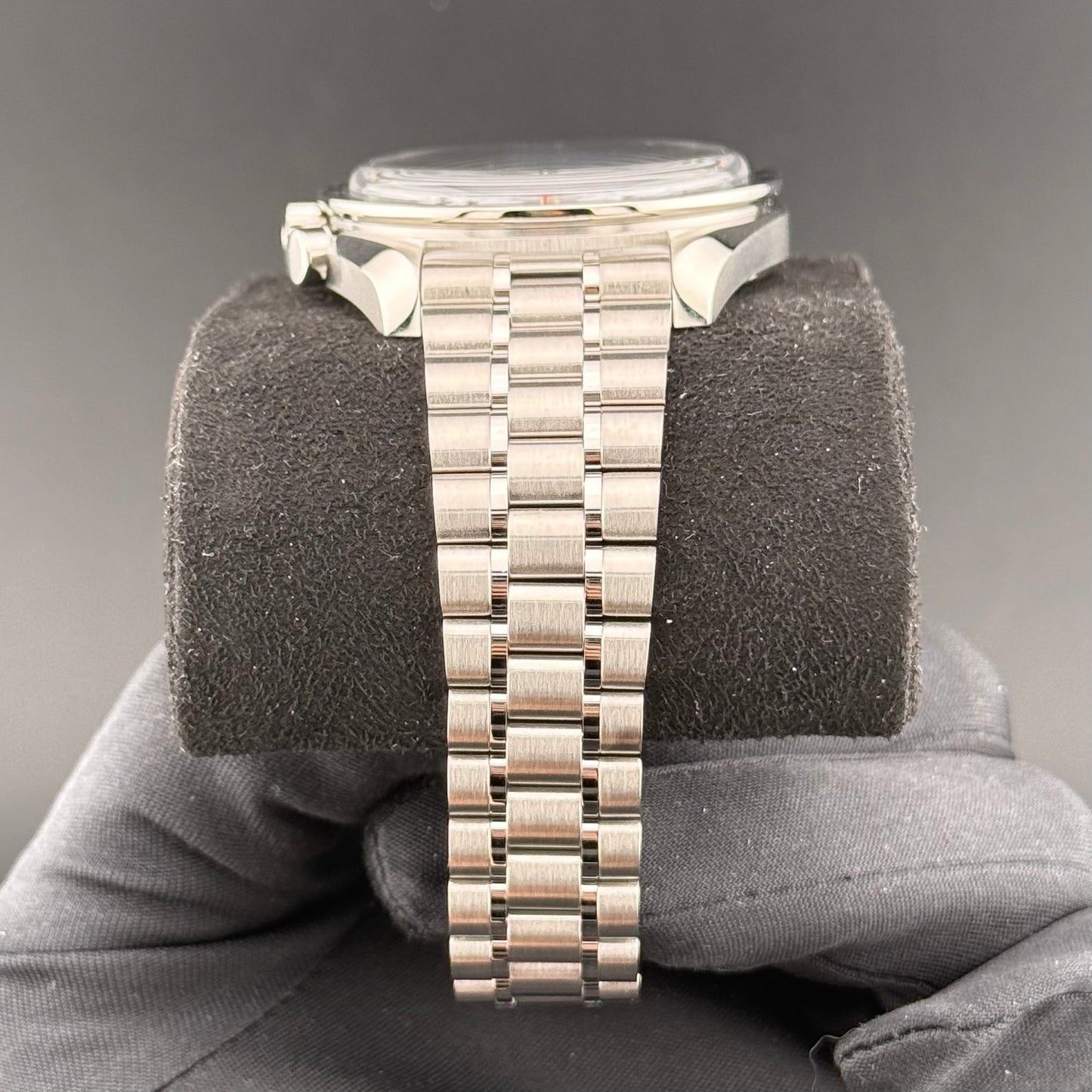 NEW Omega Speedmaster Moonwatch Sapphire White 310.30.42.50.04.001