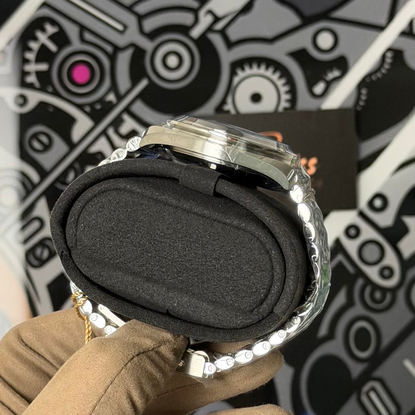 NEW Omega Speedmaster Moonwatch Black Dial 310.30.42.50.01.004