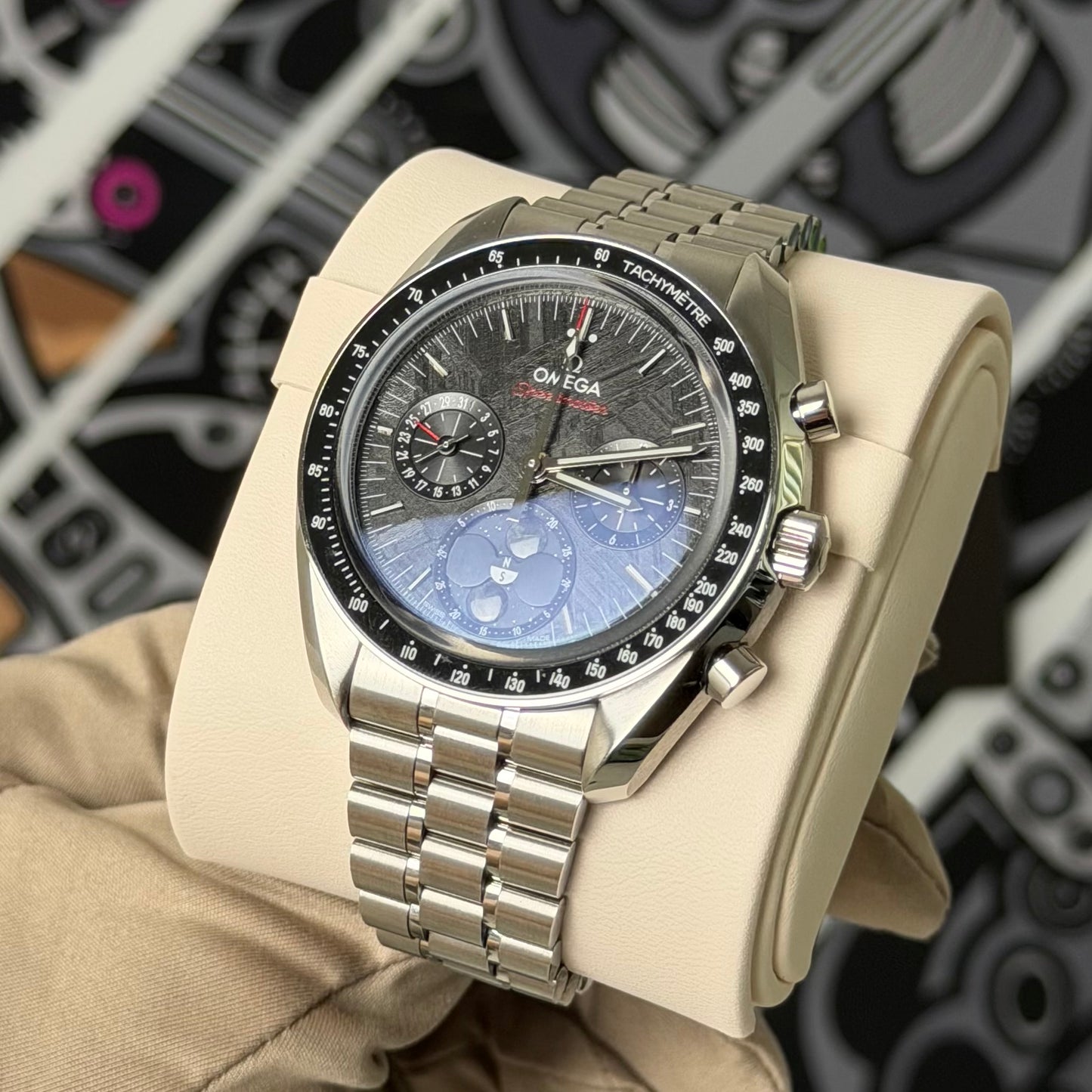 Omega Speedmaster Moonphase Meteorite 304.30.43.52.01.001