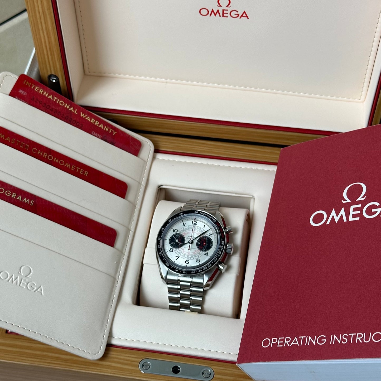 Omega Chronoscope 329.30.43.51.02.002