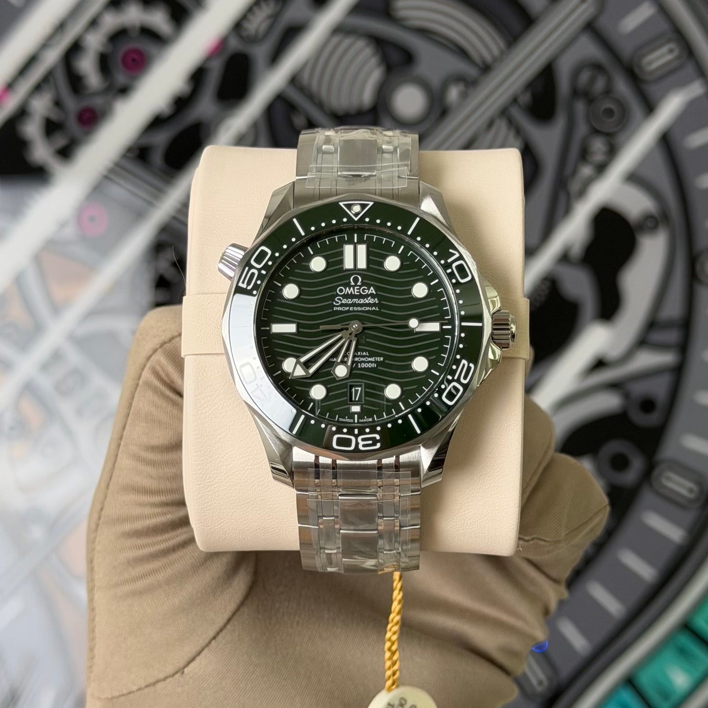 NEW Omega Seamaster Green Dial Seaweed 210.30.42.20.10.001