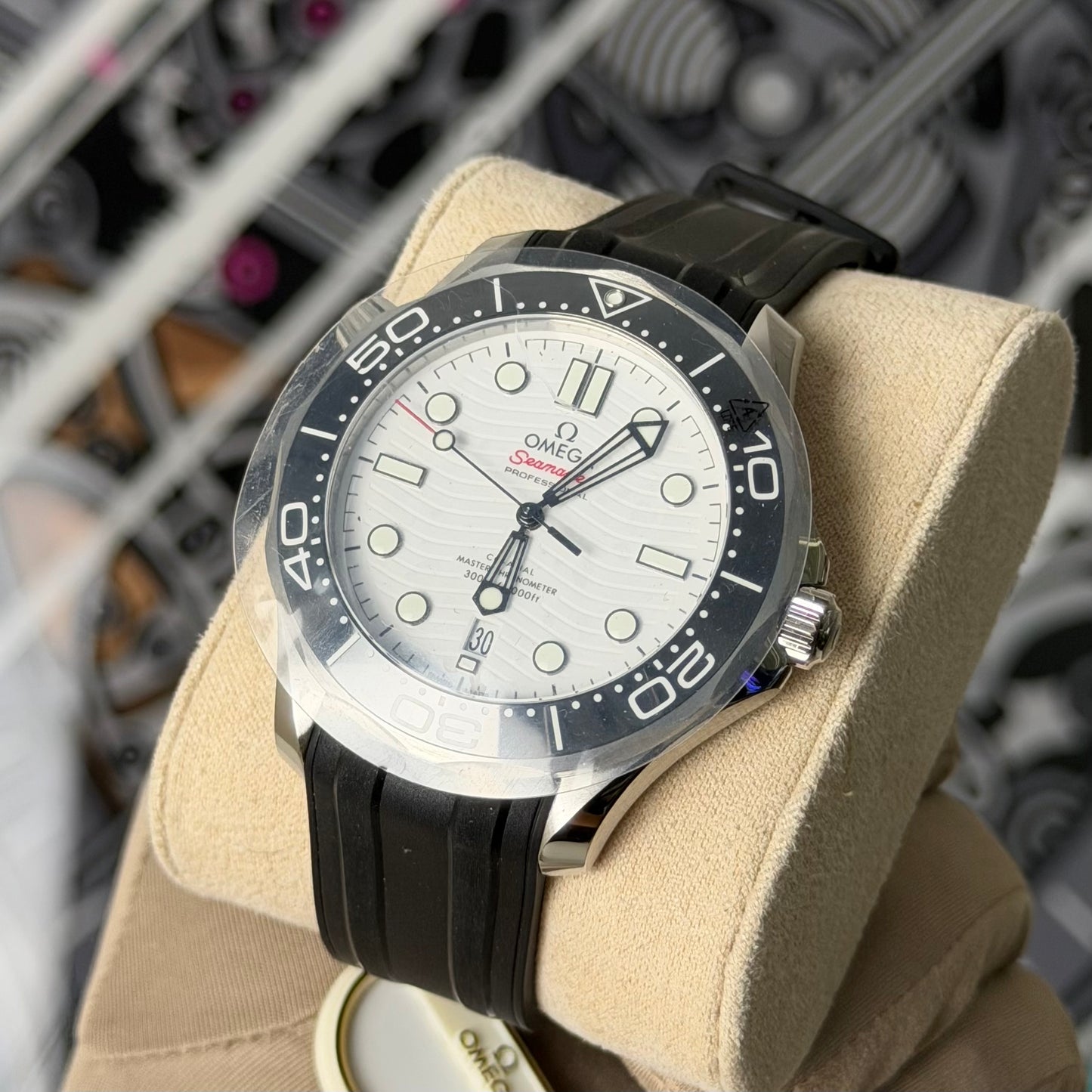 NEW Omega Seamaster 300 White Dial 210.32.42.20.04.001
