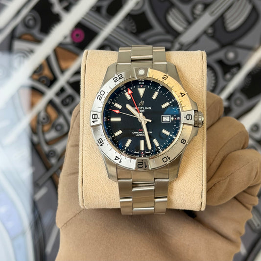 NEW Breitling Avenger GMT 44 A32320