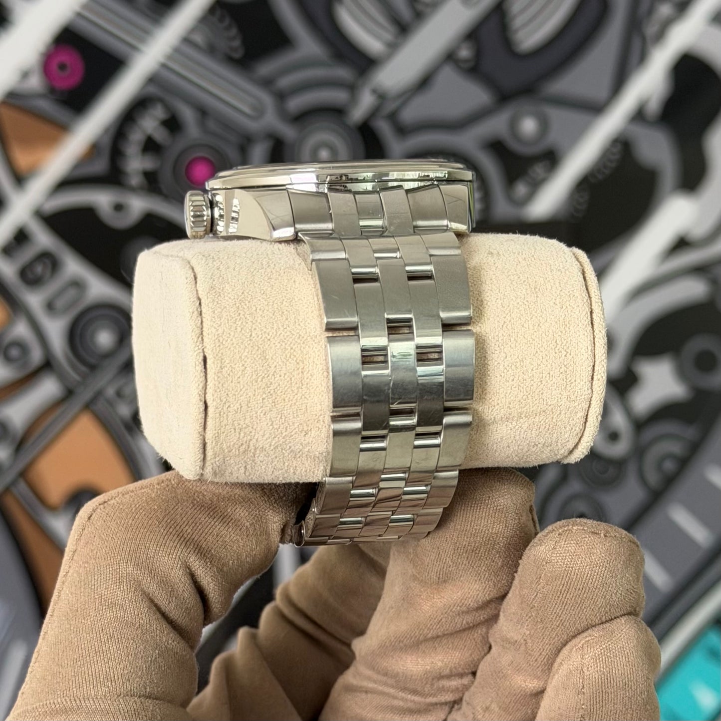 Tudor Glamour Date Day 56000