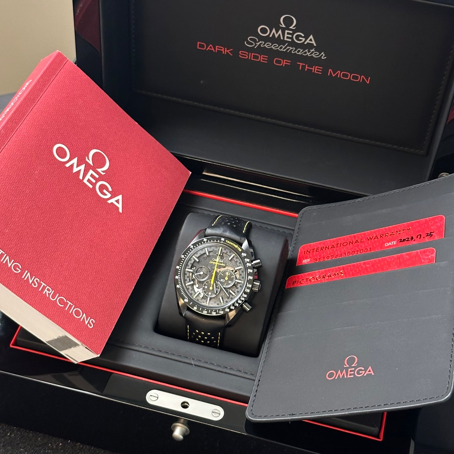 Omega Speedmaster Apollo 8 DSOM 311.92.44.30.01.001