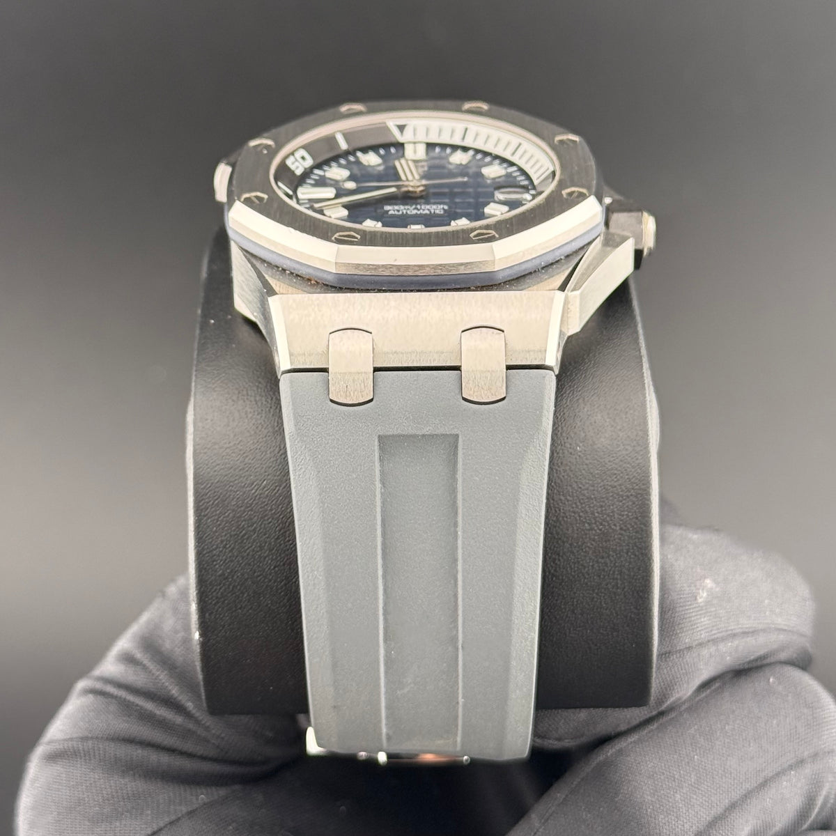 Audemars Piguet Royal Oak Offshore Diver 15720ST.OO.A027CA.01