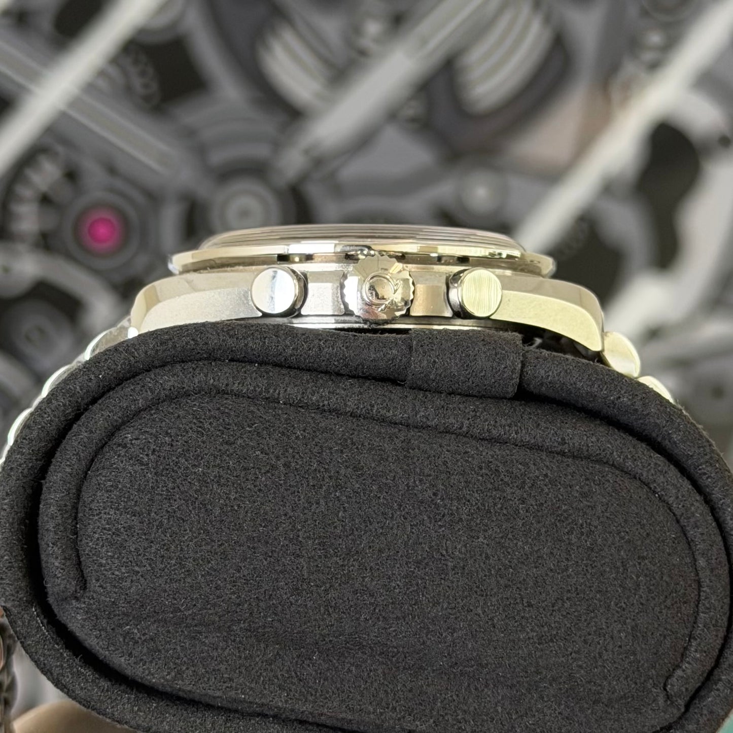 Omega Speedmaster Moonwatch White 310.30.42.50.04.001