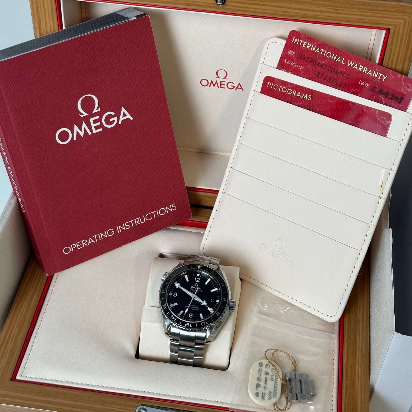 Omega Seamaster Planet Ocean 600M GMT 232.30.44.22.01.001