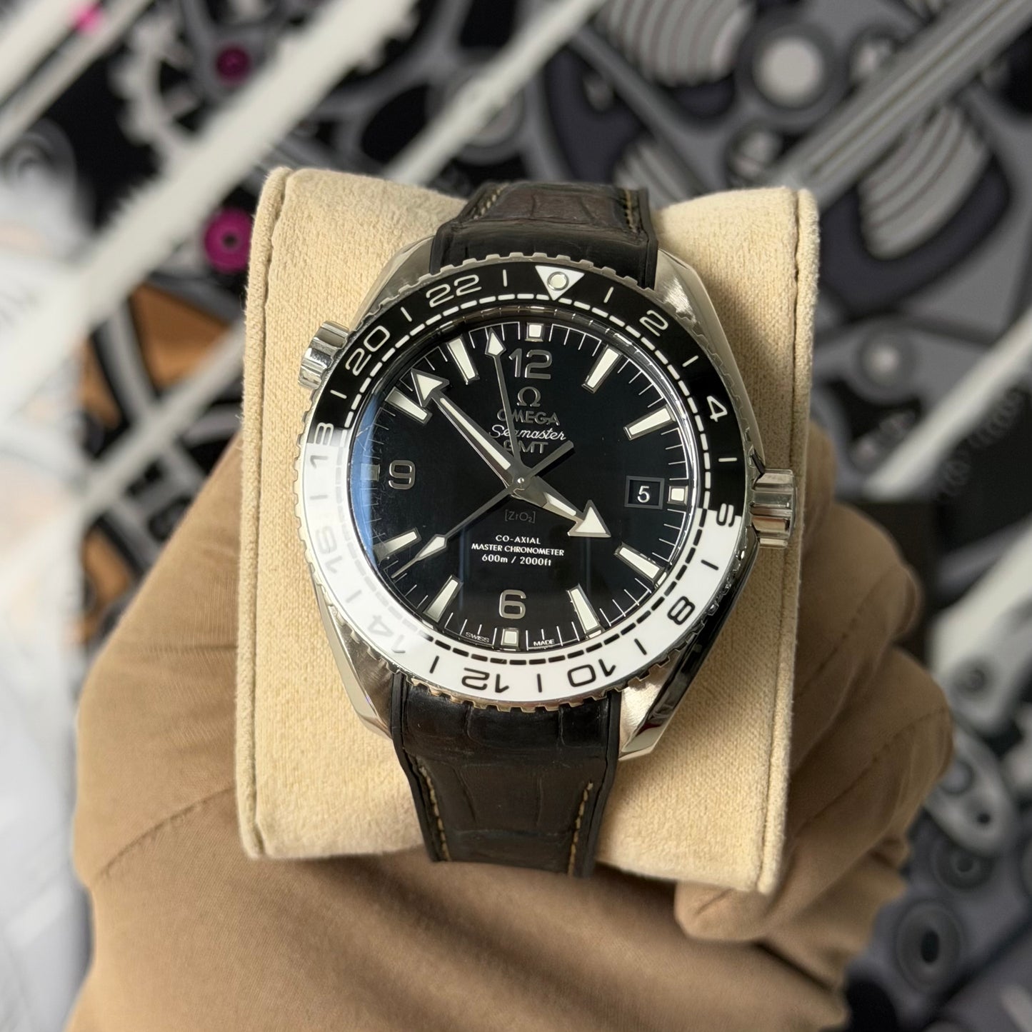 Omega Seamaster GMT Oreo Leather 215.30.44.22.01.001