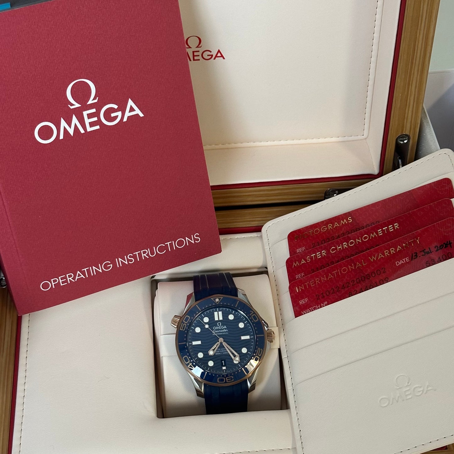 Omega Seamaster Diver Sedna Gold 210.22.42.20.03.002