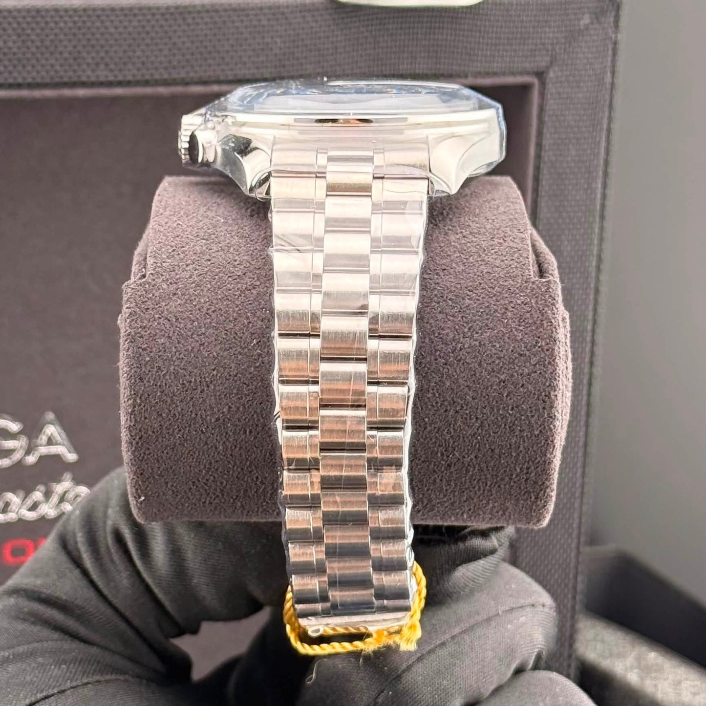 NEW Omega Speedmaster Professional Moonwatch Hesalite 310.30.42.50.01.001