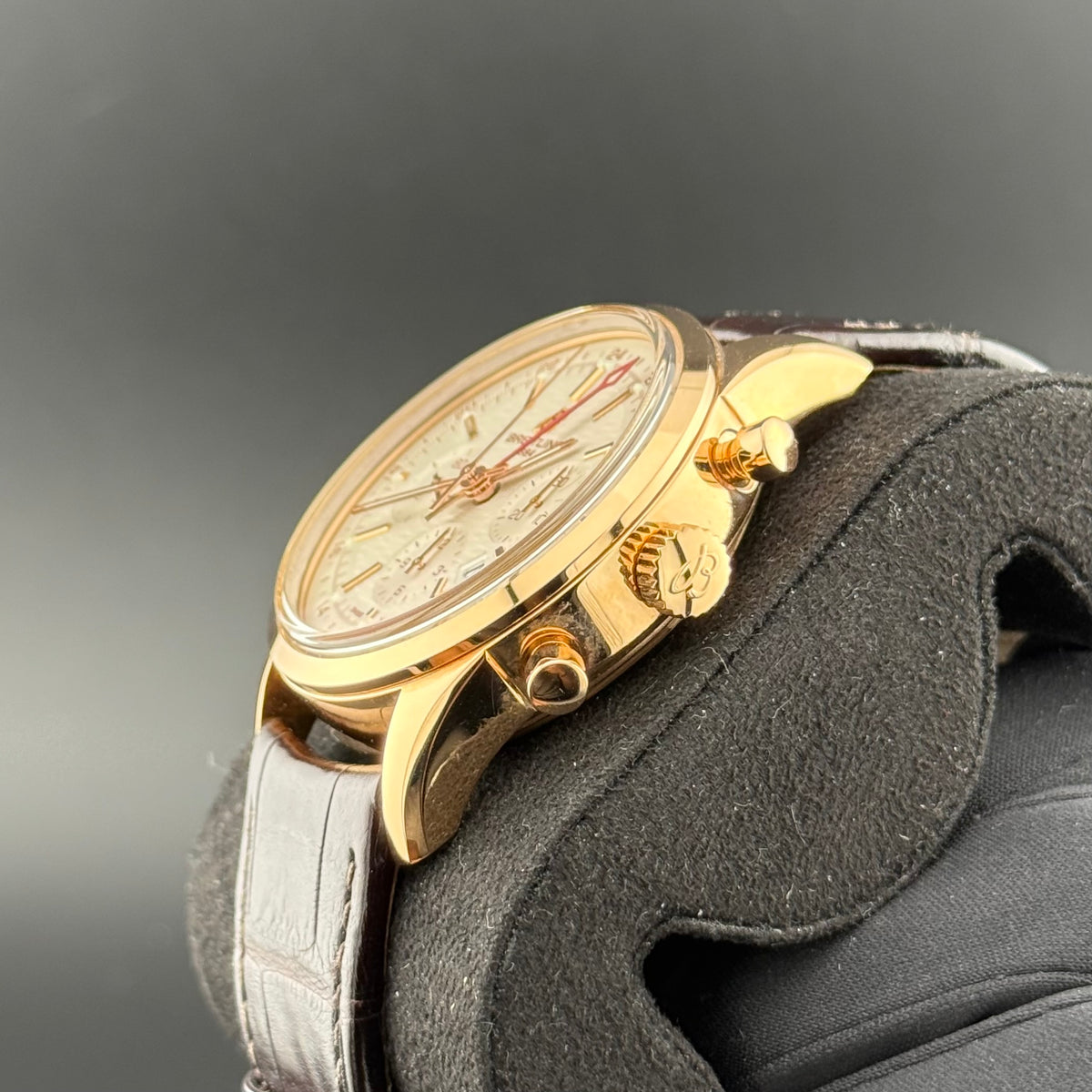 Breitling Transocean Chronograph GMT 18k Rose Gold RB0451