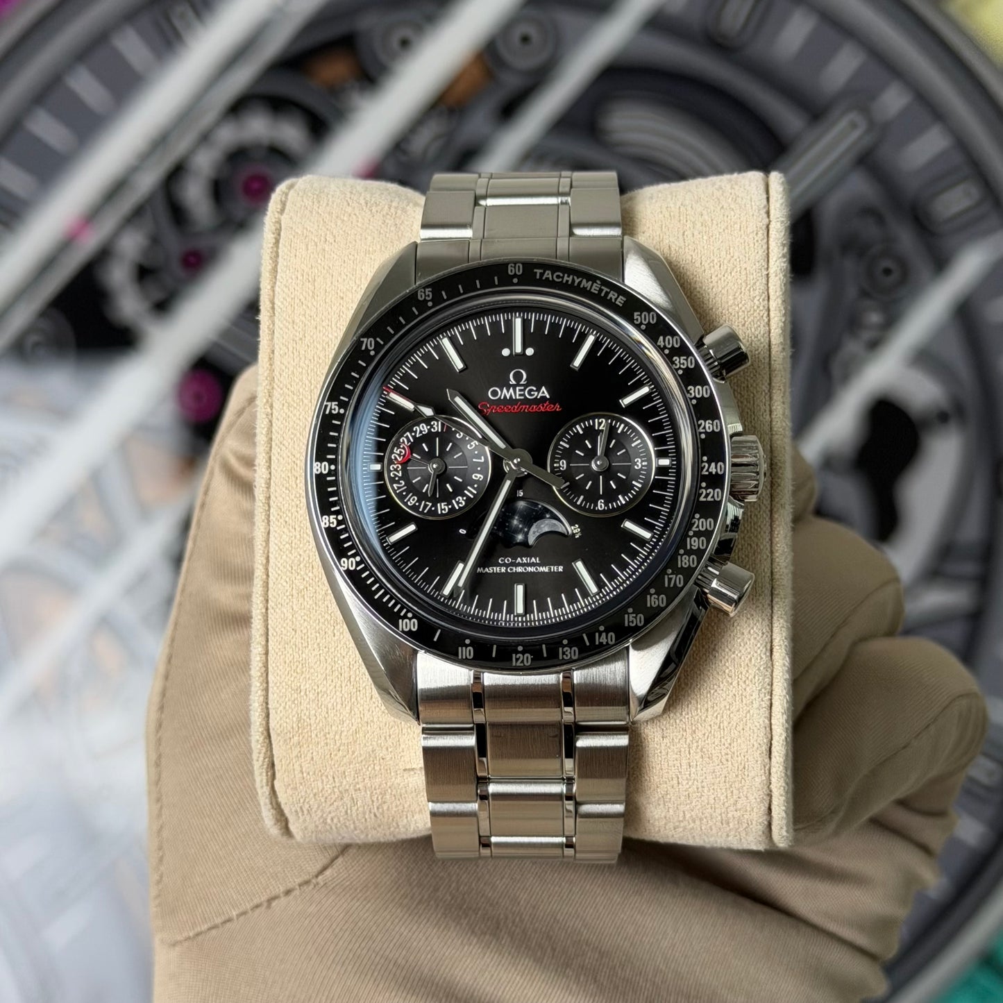 Omega Speedmaster Moonphase 304.30.44.52.01.001