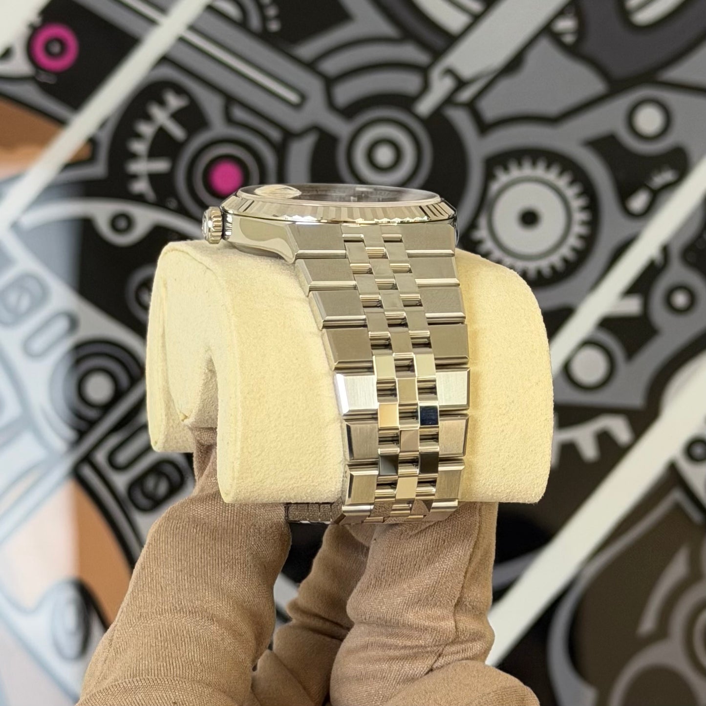 NEW Rolex Land Dweller 127334