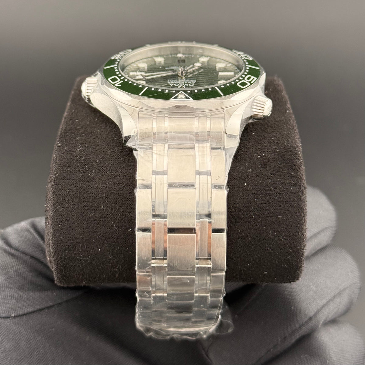 NEW Omega Seamaster Diver 300m Seaweed 210.30.42.20.10.001
