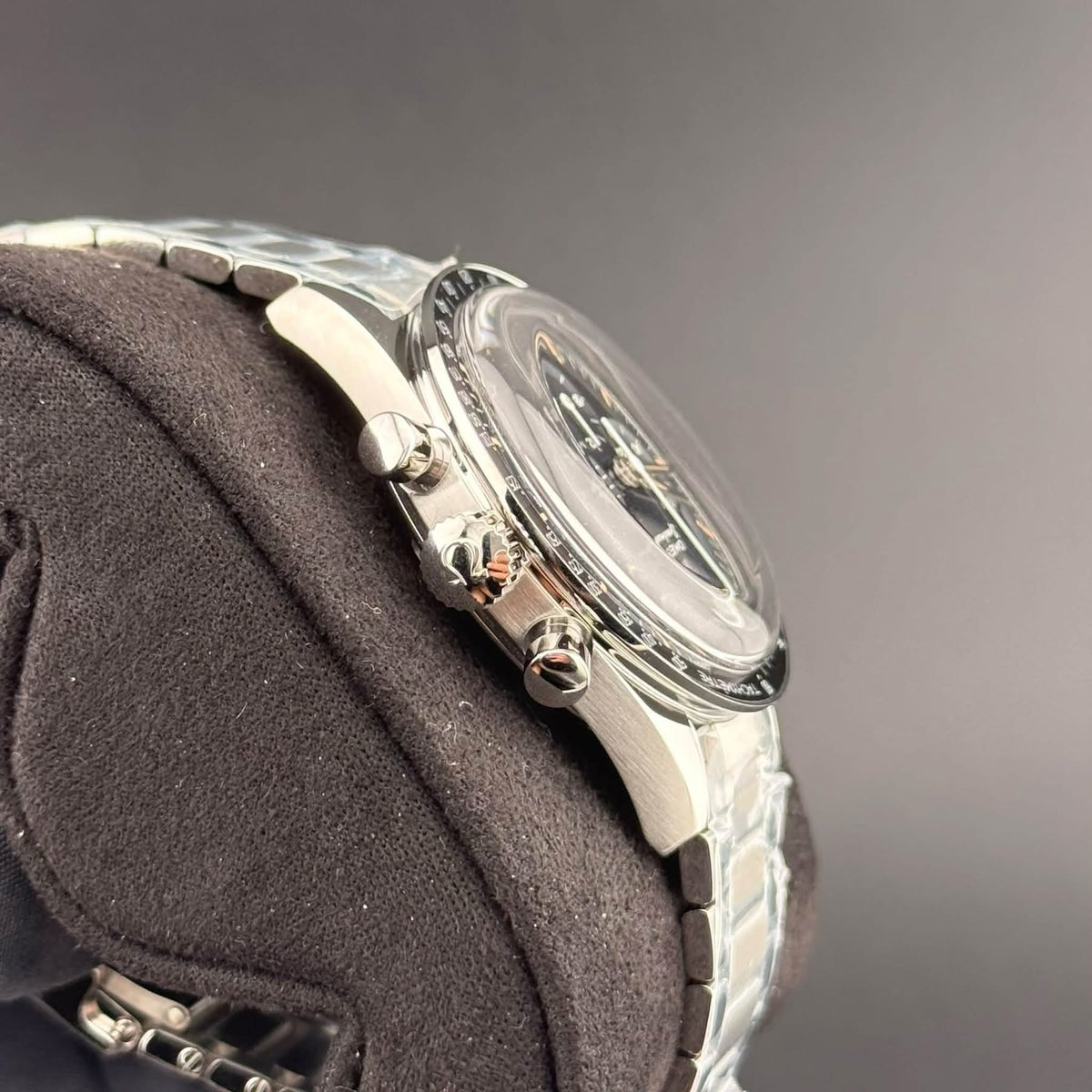 NEW Omega Speedmaster First Omega in Space 310.30.40.50.06.001
